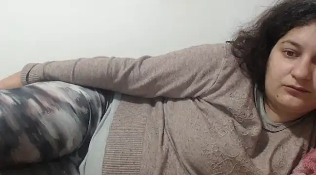 Snapshot of flowerlauren chatting on February 13, 5:26 am flowerlauren online show from February 13, 5:26 am