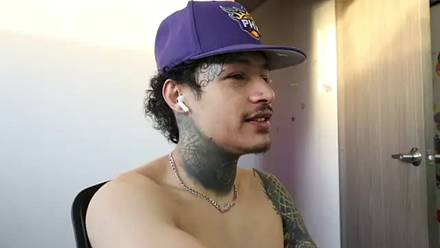 trieone online show from September 23, 11:02 am