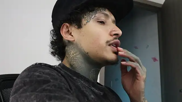 trieone online show from October 13, 9:37 pm