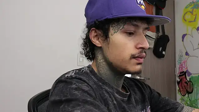 trieone online show from February 23, 2:47 pm