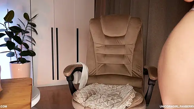 Snapshot of alicebalij chatting on November 3, 6:31 pm alicebalij online show from November 3, 6:31 pm