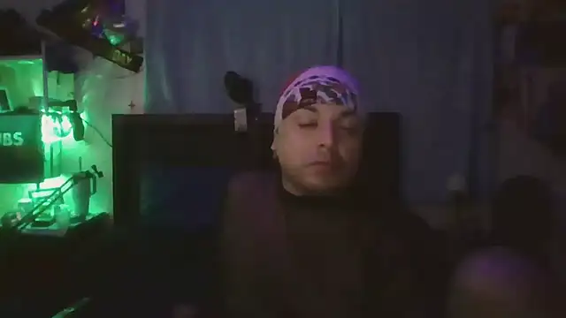 Gabbana143 online show from December 1, 4:17 am