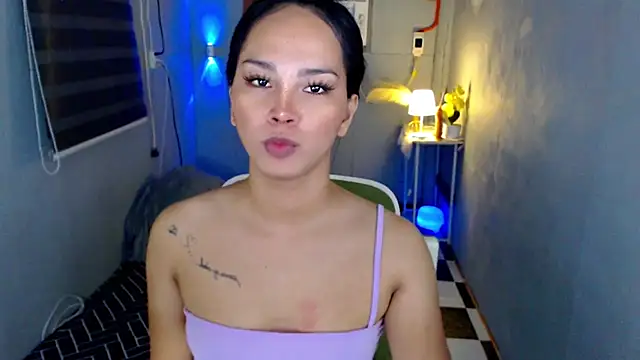 Snapshot of urnaughtydolly69 chatting on July 13, 11:46 am urnaughtydolly69 online show from July 13, 11:46 am