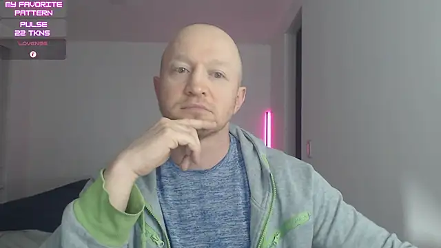 kevintyler69 online show from April 10, 1:44 am