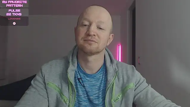 kevintyler69 online show from April 16, 2:45 am