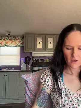 lolabunny9 online show from February 3, 7:10 pm