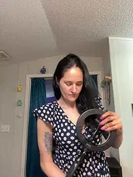 lolabunny9 online show from March 21, 1:56 pm