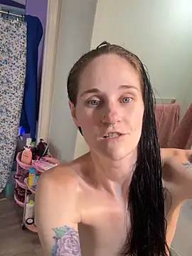 lolabunny9 online show from October 8, 4:15 pm