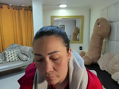 gaby trent online show from November 10, 1:32 pm