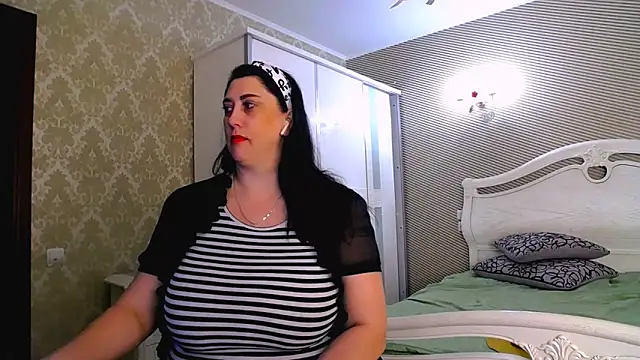 Snapshot of Evelyn_Shy chatting on February 25, 7:09 am Evelyn Shy online show from February 25, 7:09 am