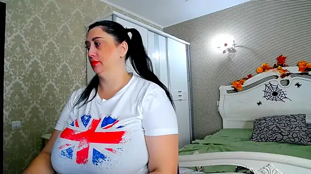 Snapshot of Evelyn_Shy chatting on November 7, 7:19 am Evelyn Shy online show from November 7, 7:19 am