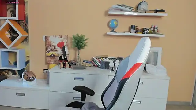 Veola new online show from March 2, 6:48 am