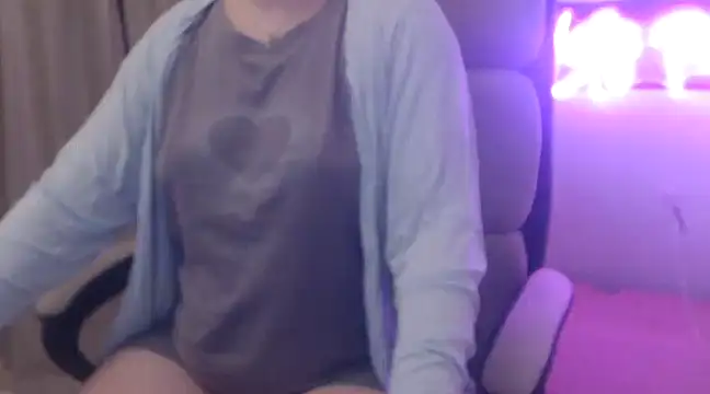 Snapshot of Aliss_Hottie chatting on March 3, 4:24 pm Aliss Hottie online show from March 3, 4:24 pm