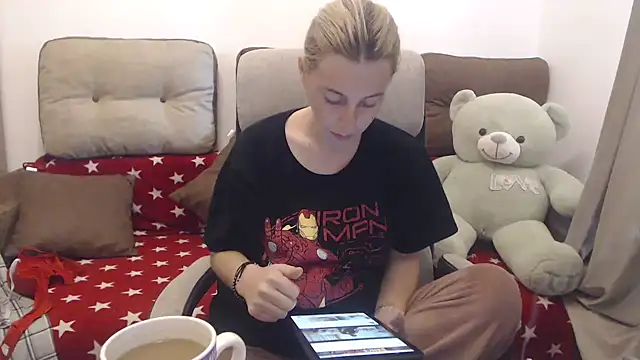 Snapshot of Aliss_Hottie chatting on September 28, 7:03 am Aliss Hottie online show from September 28, 7:03 am