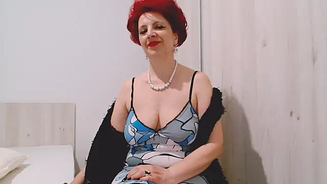 Snapshot of MilfSupreme chatting on April 24, 6:21 pm MilfSupreme online show from April 24, 6:21 pm