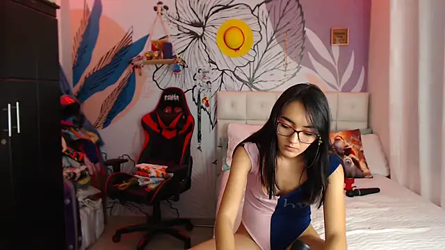 LinzyBaner online show from December 16, 12:26 am