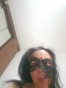 LAURAFOCOSA online show from June 14, 4:09 pm