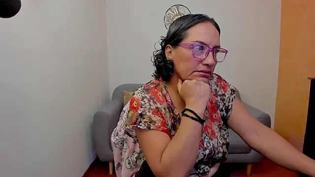 Snapshot of scarlet_wet chatting on June 11, 11:36 pm scarlet wet online show from June 11, 11:36 pm