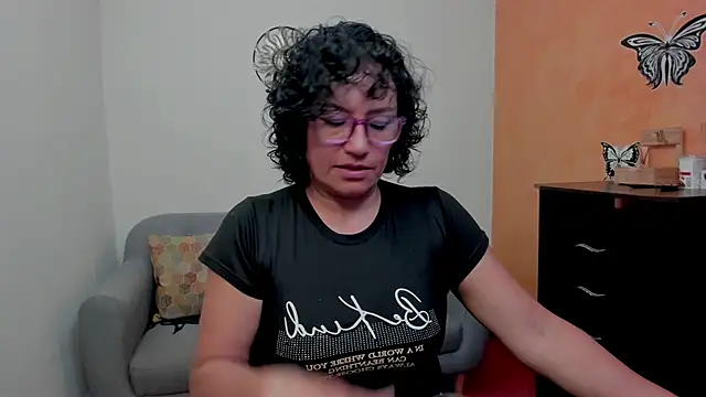 Snapshot of scarlet_wet chatting on June 24, 8:19 pm scarlet wet online show from June 24, 8:19 pm