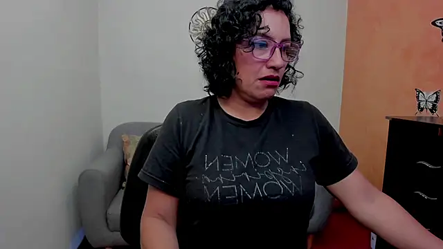 Snapshot of scarlet_wet chatting on June 26, 12:04 am scarlet wet online show from June 26, 12:04 am