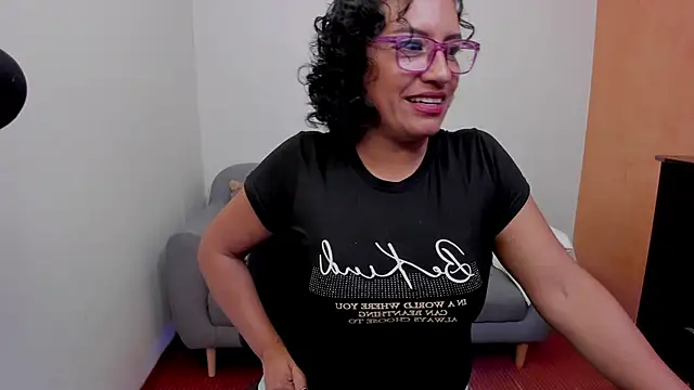 Snapshot of scarlet_wet chatting on July 10, 10:34 pm scarlet wet online show from July 10, 10:34 pm
