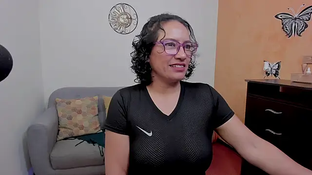 Snapshot of scarlet_wet chatting on July 15, 10:48 pm scarlet wet online show from July 15, 10:48 pm