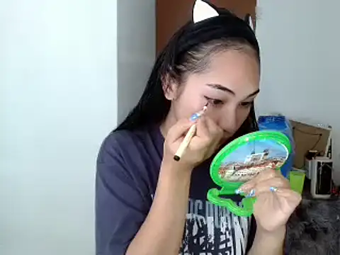 SweetLilly 18 online show from December 7, 1:29 pm