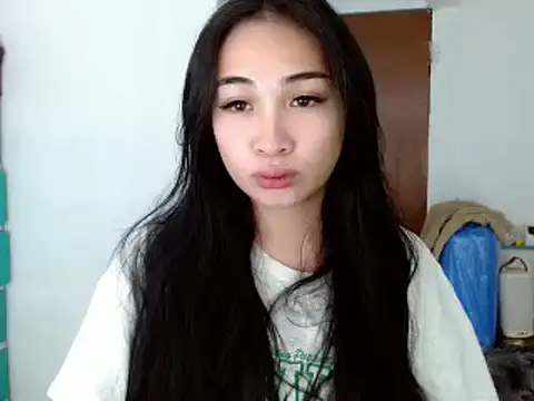 SweetLilly 18 online show from December 11, 5:59 pm