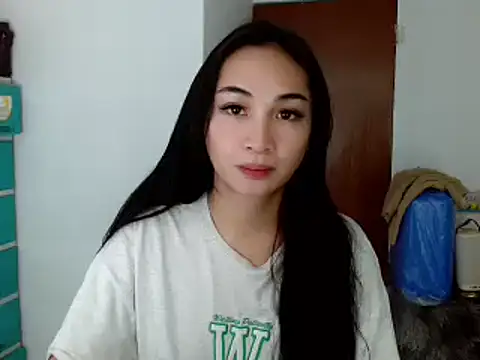 SweetLilly 18 online show from December 11, 9:01 pm