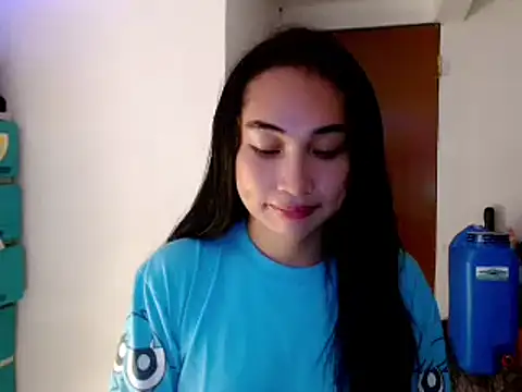 SweetLilly 18 online show from January 6, 11:40 am