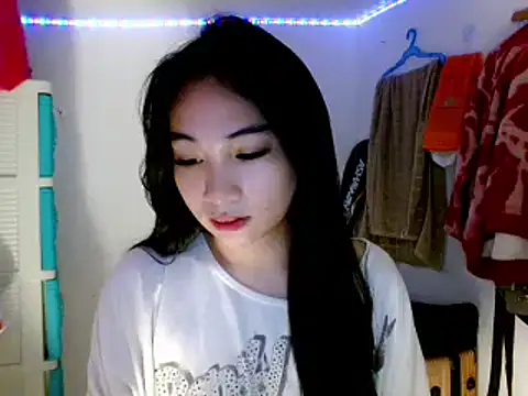 SweetLilly 18 online show from March 14, 2:20 am