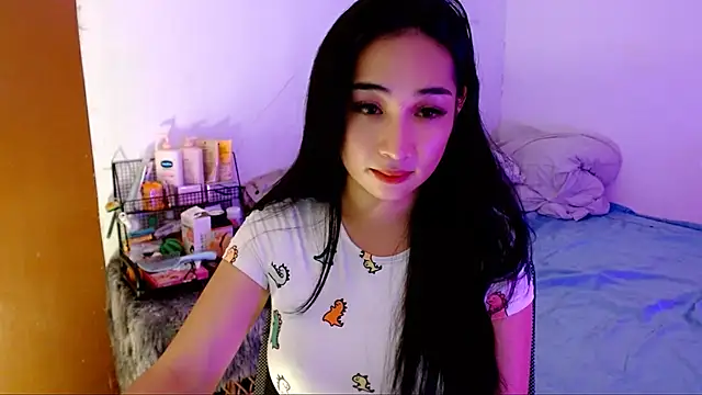 SweetLilly 18 online show from November 1, 3:30 am