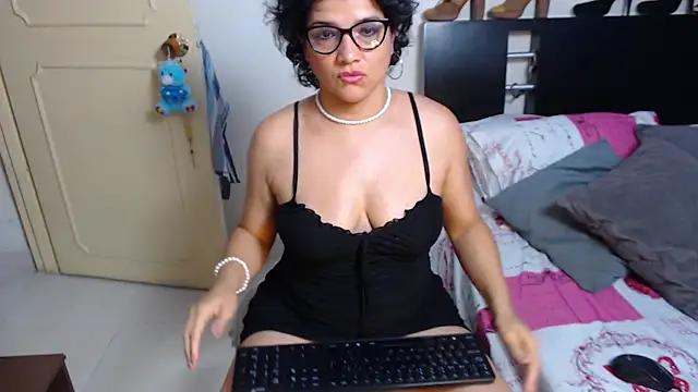 GlendaStarx online show from February 13, 9:17 pm