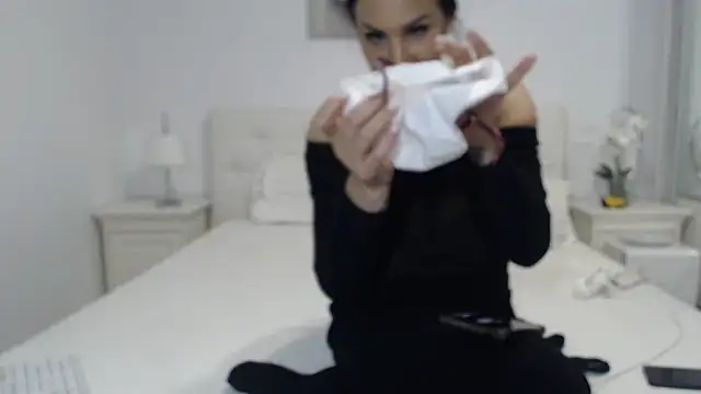 alisonya1 online show from November 12, 5:52 am