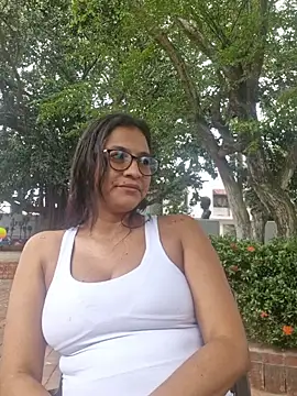 DAELAA online show from February 10, 9:47 pm