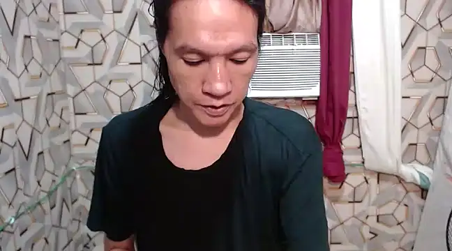 Snapshot of tshugecumxxx chatting on January 22, 1:00 pm tshugecumxxx online show from January 22, 1:00 pm