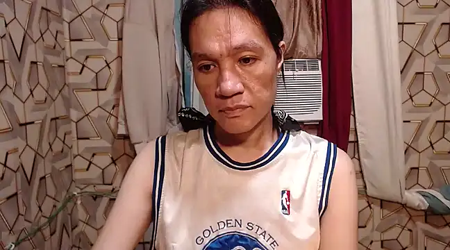 Snapshot of tshugecumxxx chatting on January 25, 2:47 pm tshugecumxxx online show from January 25, 2:47 pm