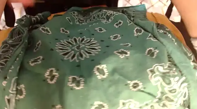 Snapshot of tshugecumxxx chatting on March 20, 11:02 pm tshugecumxxx online show from March 20, 11:02 pm