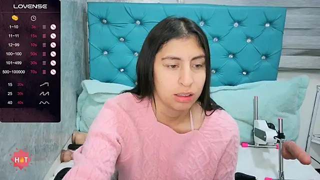 MAARYMOON online show from December 2, 10:53 am