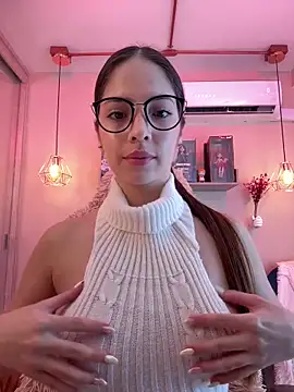 Zoe Bae online show from March 5, 8:00 pm