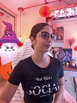 Zoe Bae online show from October 15, 10:10 pm