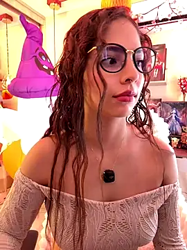 Zoe Bae online show from October 20, 8:31 pm