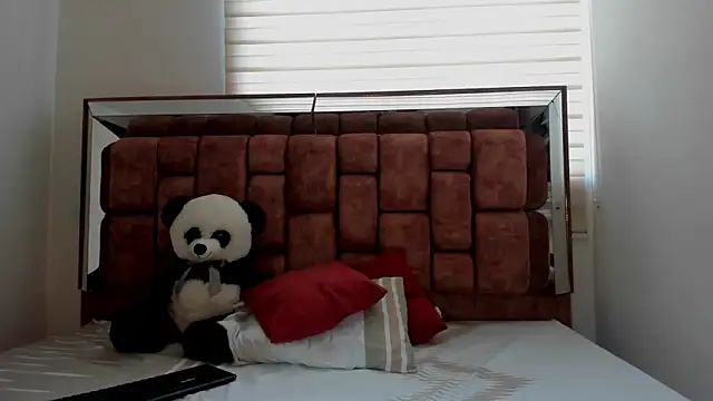 Snapshot of SexyCaitlynHot chatting on December 10, 8:05 pm SexyCaitlynHot online show from December 10, 8:05 pm