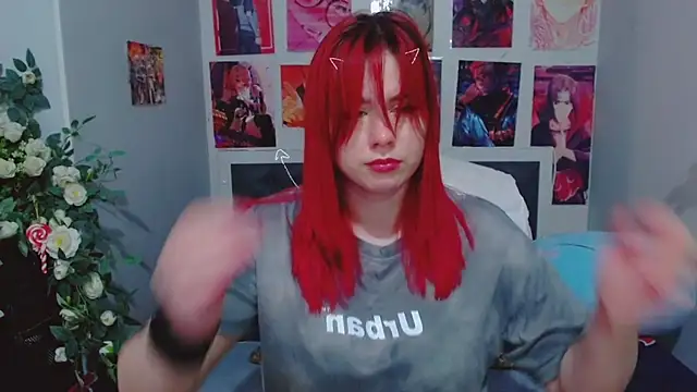 Snapshot of MikaMoonn chatting on December 16, 1:21 am MikaMoonn online show from December 16, 1:21 am