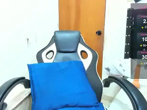 ebonnylatinx online show from February 8, 11:02 pm