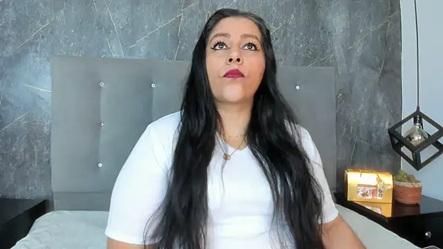 Snapshot of SexxyPamela chatting on May 10, 7:19 pm SexxyPamela online show from May 10, 7:19 pm