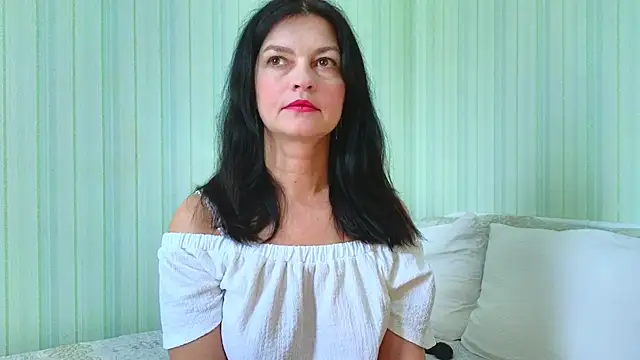  Lily  online show from April 3, 8:12 am