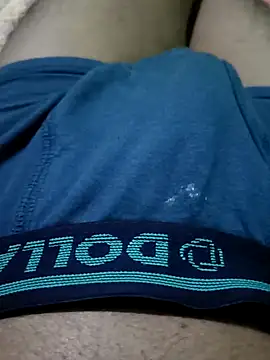 Snapshot of hq9870a chatting on December 8, 7:11 pm hq9870a online show from December 8, 7:11 pm