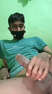 Snapshot of hq9870a chatting on January 8, 7:13 am hq9870a online show from January 8, 7:13 am