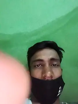 Snapshot of hq9870a chatting on January 11, 7:05 pm hq9870a online show from January 11, 7:05 pm